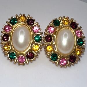 Avon vintage gold tone rhinestones faux pearls oval domed post earrings